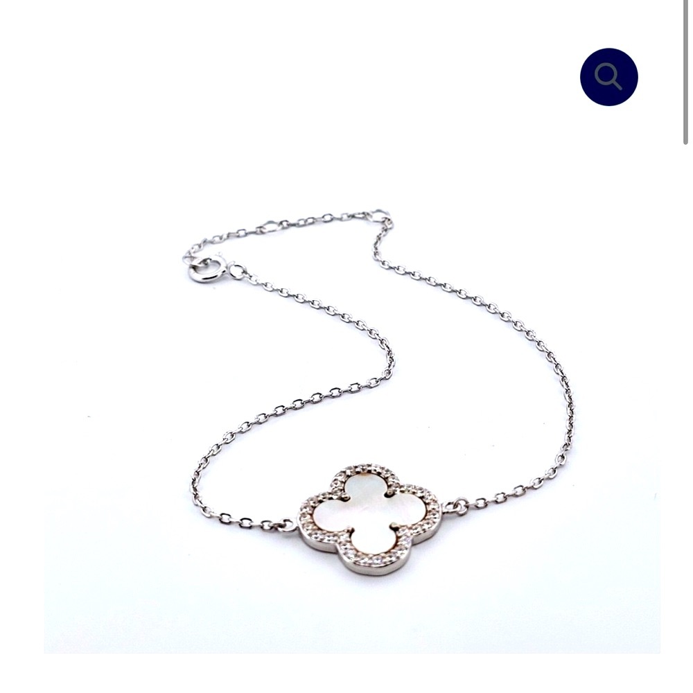 Elegant Silver Clover Bracelet 925 - Picture 2 of 3